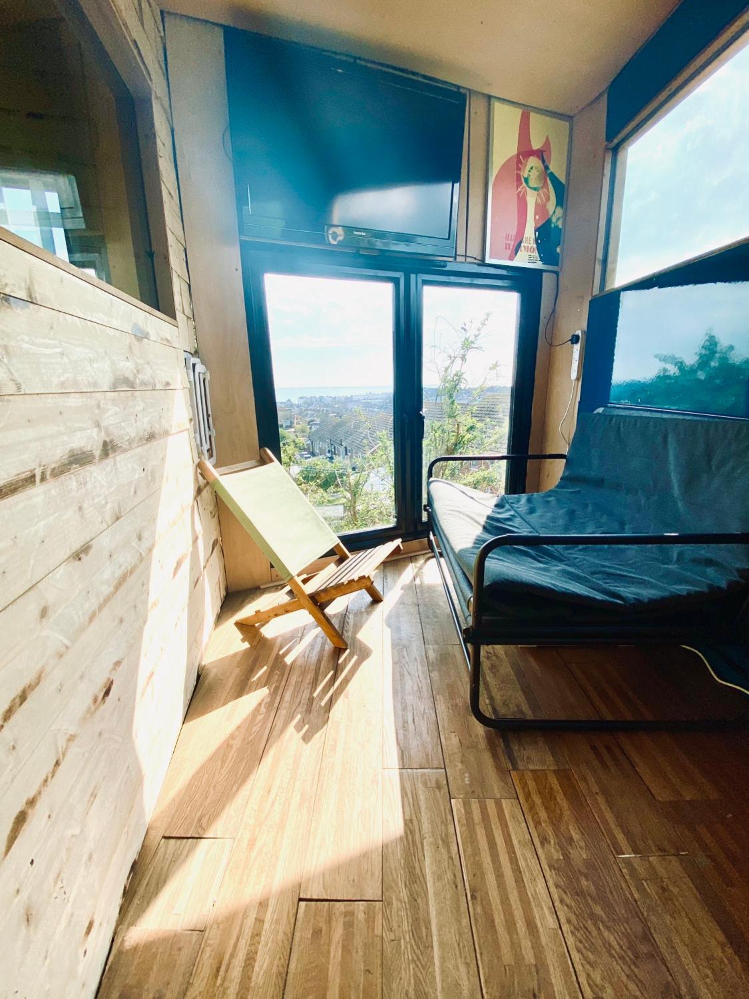 Little Brighton Beach Apartments - Also Separate Spa Cabin And Watersports Extérieur photo