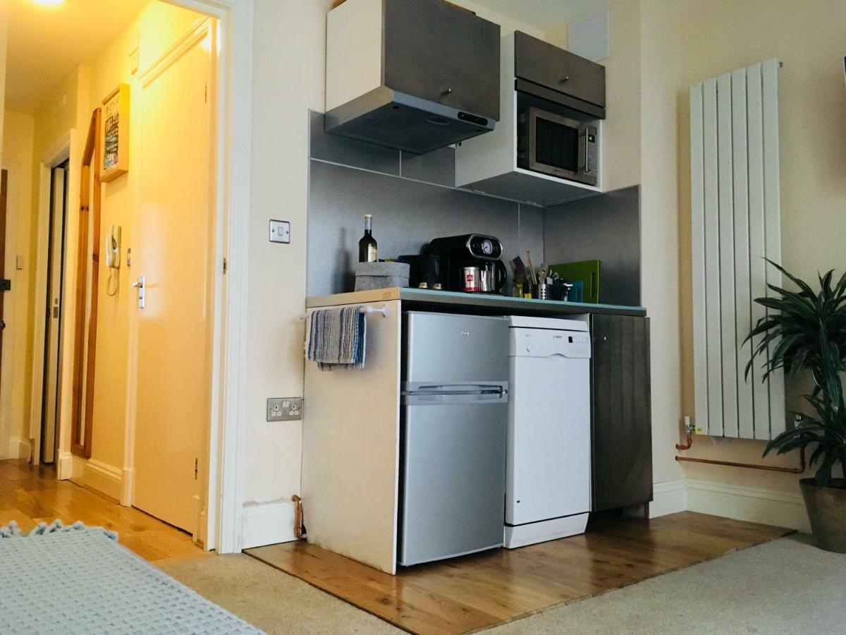 Little Brighton Beach Apartments - Also Separate Spa Cabin And Watersports Extérieur photo